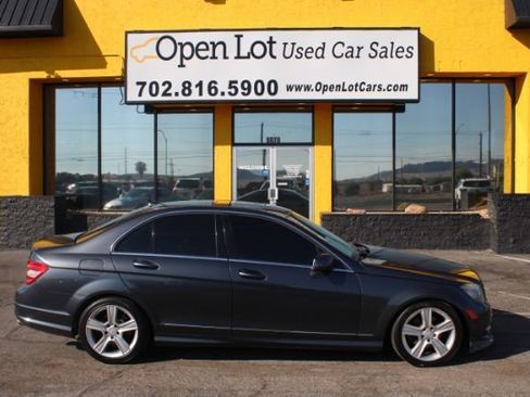 Used 2011 Mercedes-Benz C 300 Sport image 4