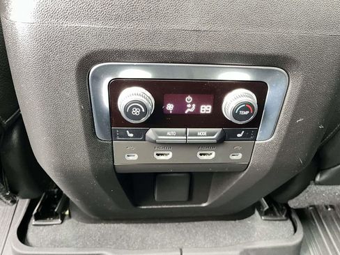 Used 2021 GMC Yukon Denali w/ Denali Premium Package image 32