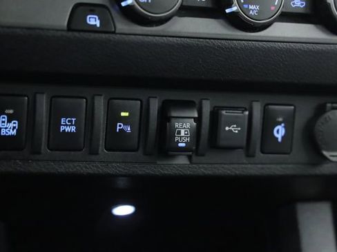 Used 2020 Toyota Tacoma TRD Off-Road image 20