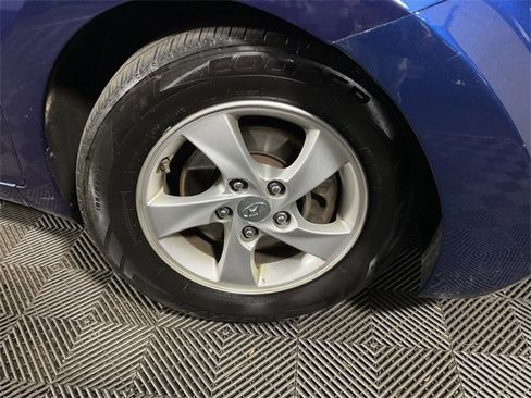 Used 2015 Hyundai Elantra SE image 27