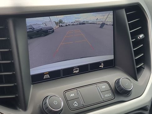 Used 2023 GMC Acadia SLT w/ Preferred Package FWD image 13