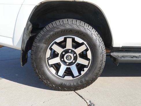 Certified 2022 Toyota 4Runner TRD Off-Road Premium image 11