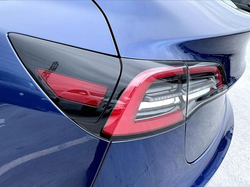 Used 2023 Tesla Model 3 Standard Range image 21