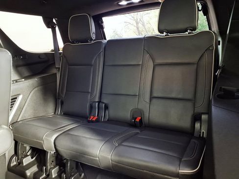 Used 2021 GMC Yukon SLT w/ SLT Luxury Plus Package AWD/4WD image 9