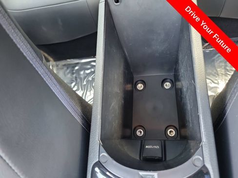 Used 2019 Toyota C-HR Limited FWD image 12