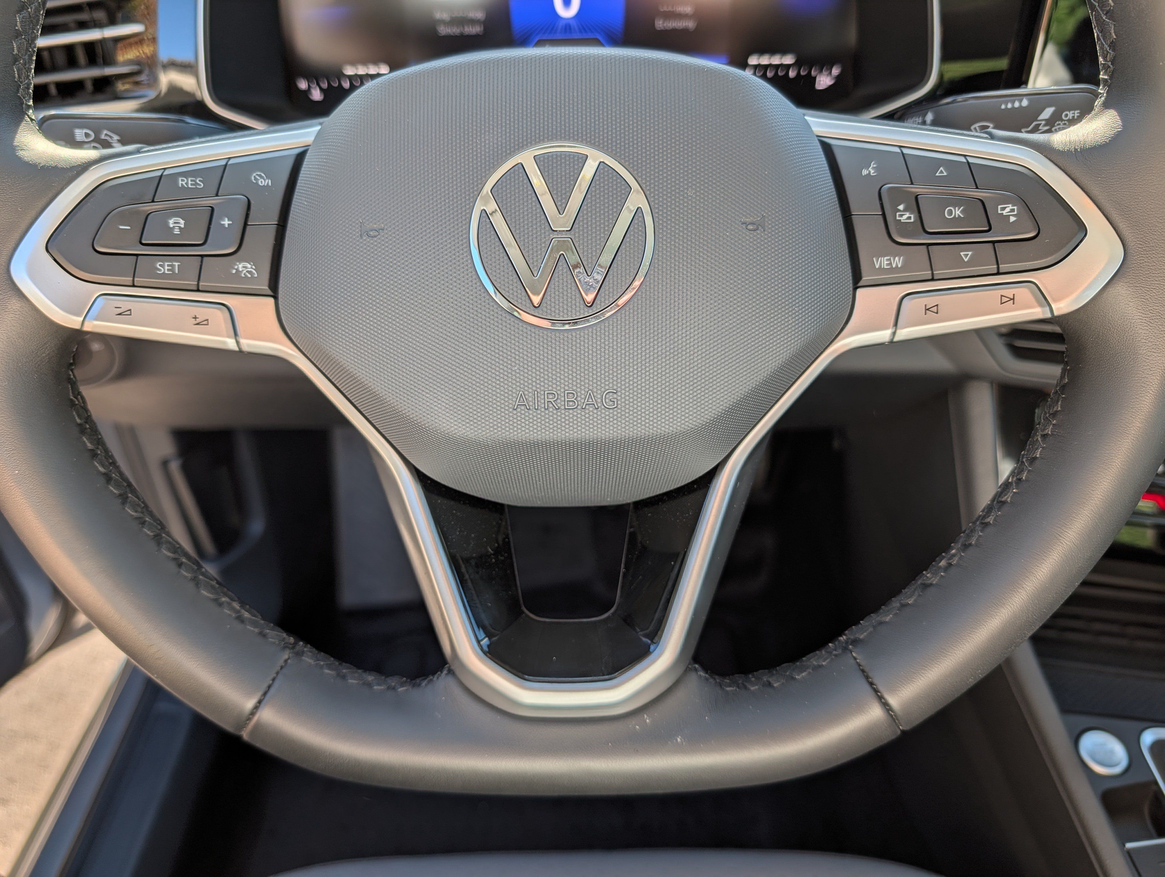 Certified 2025 Volkswagen Jetta SE FWD image 24