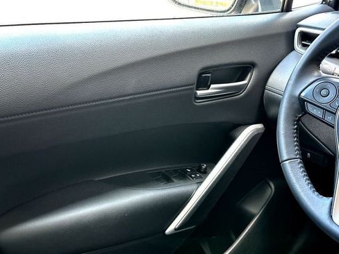 Used 2026 Toyota Corolla Cross XLE FWD image 26