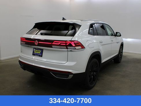 New 2026 Volkswagen Atlas Cross Sport SE image 4