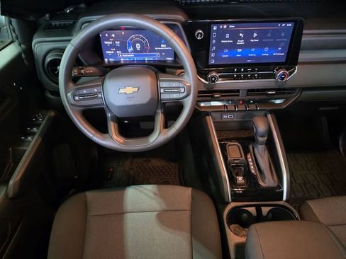 Used 2025 Chevrolet Colorado W/T RWD image 34