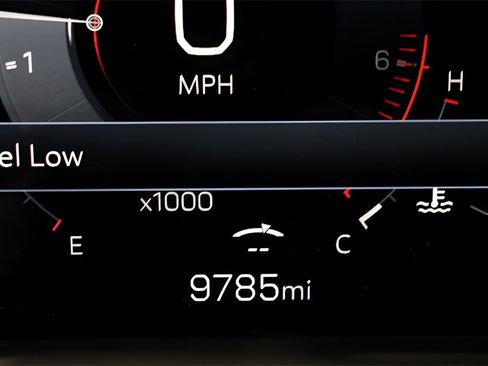 Used 2024 GMC Acadia AT4 image 12