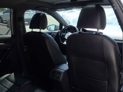 Used 2019 Volkswagen GTI SE w/ SE Experience Package image 29