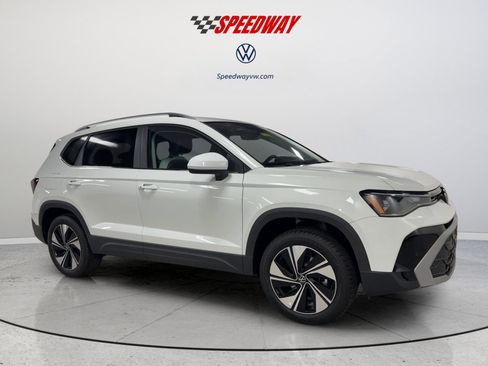 New 2026 Volkswagen Taos SE AWD/4WD image 13