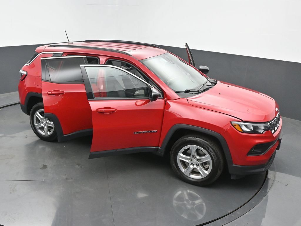 Used 2024 Jeep Compass Latitude AWD/4WD image 65