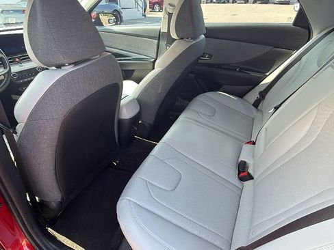 Used 2025 Hyundai Elantra Limited FWD image 24
