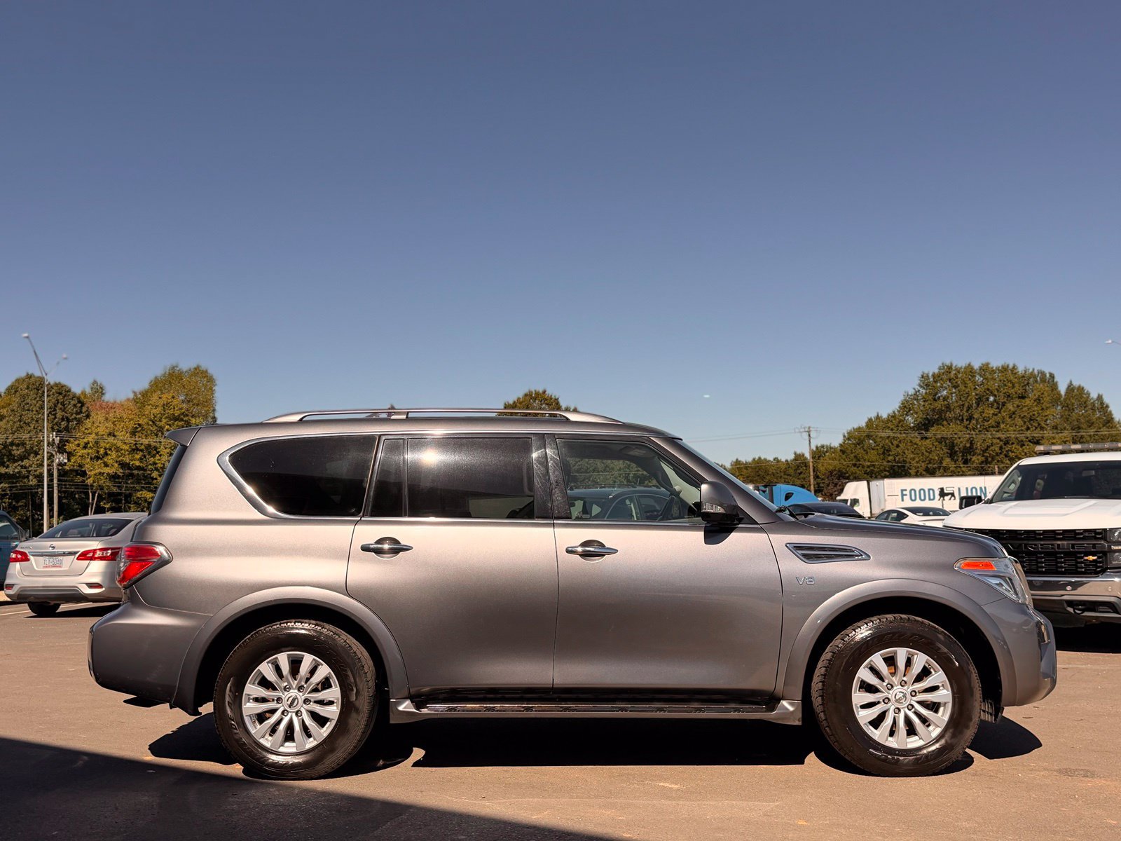 Used 2019 Nissan Armada SV w/ Driver Package RWD image 10