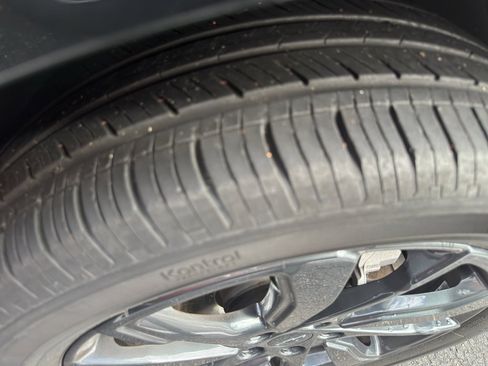 Used 2024 Chevrolet Equinox RS image 18