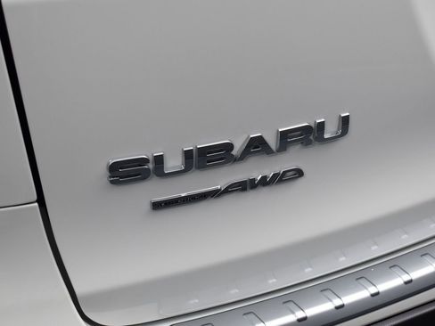 Used 2023 Subaru Ascent Limited w/ Technology Package image 9