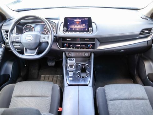 Used 2025 Nissan Rogue SV FWD image 6