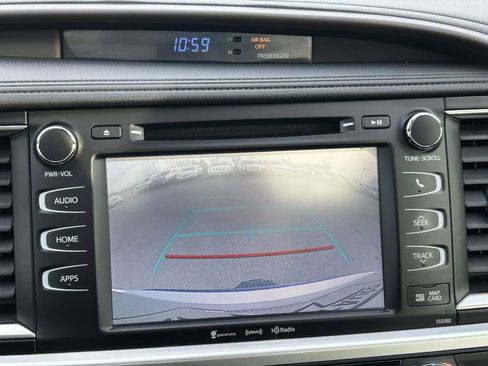 Used 2019 Toyota Highlander XLE image 29