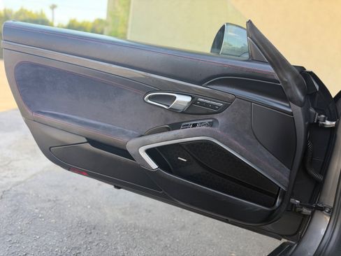 Used 2015 Porsche Boxster S RWD image 40