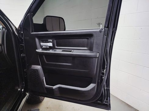 Used 2019 RAM 3500 Tradesman w/ Chrome Appearance Group image 30