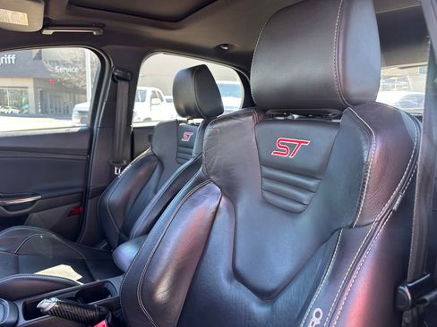 Used 2018 Ford Focus ST w/ Equipment Group 402A image 18