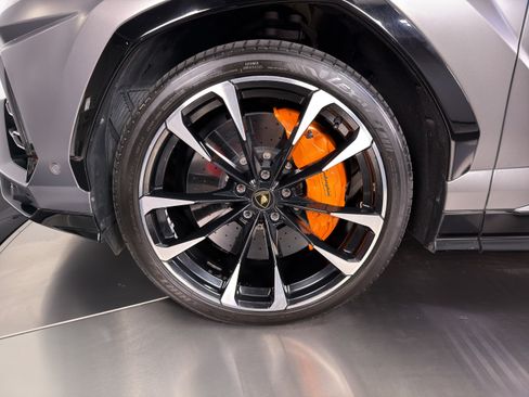 Used 2021 Lamborghini Urus AWD/4WD image 4