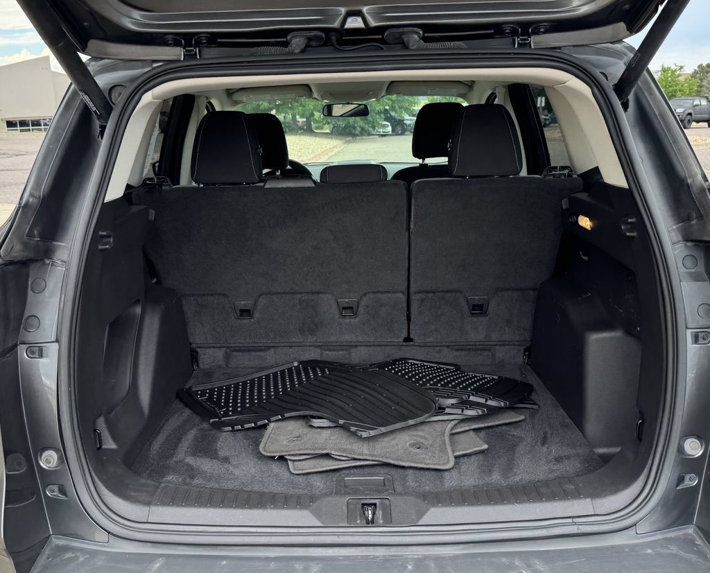Used 2015 Ford Escape SE w/ Equipment Group 201A AWD/4WD image 9