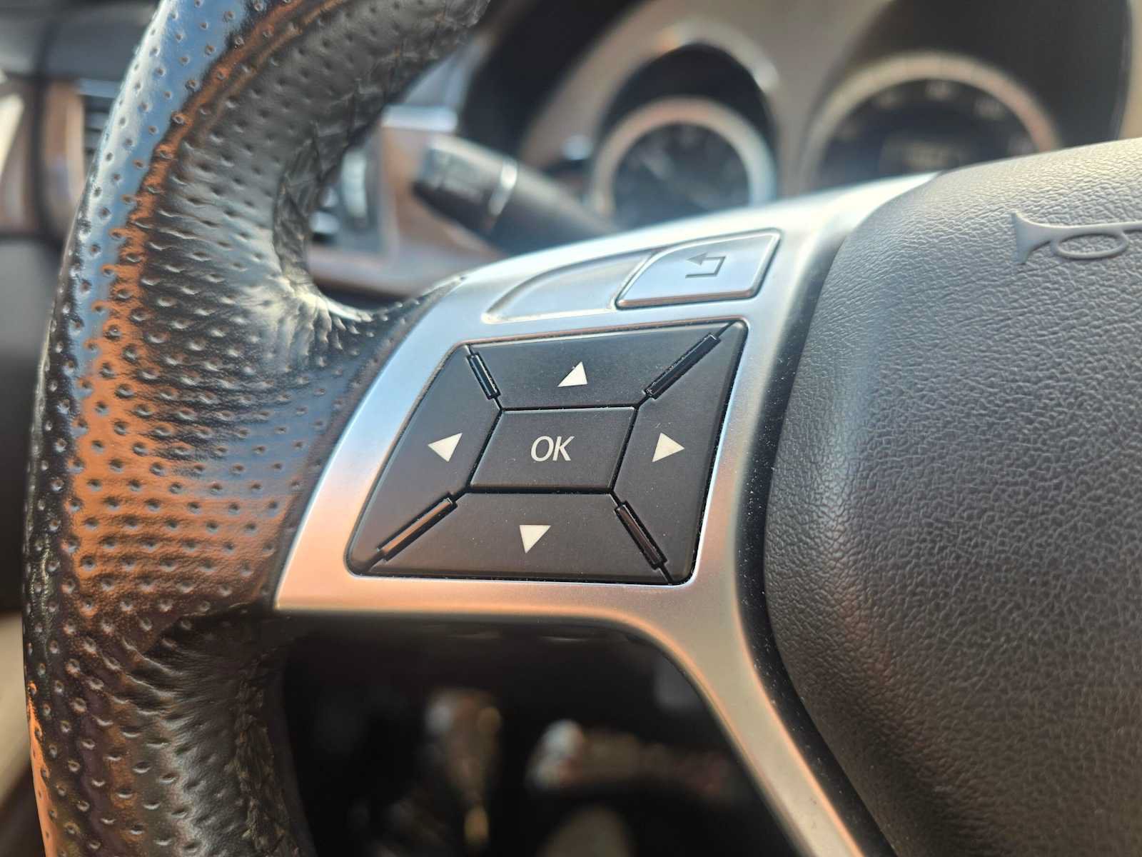 Used 2013 Mercedes-Benz E 350 Sedan image 31