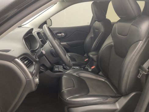 Used 2020 Jeep Cherokee Latitude Plus image 17