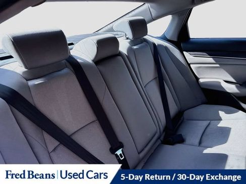 Used 2018 Honda Accord EX image 33