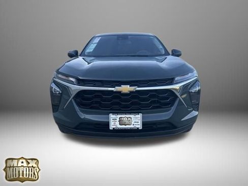 Used 2025 Chevrolet Trax LS w/ LS Convenience Package image 13