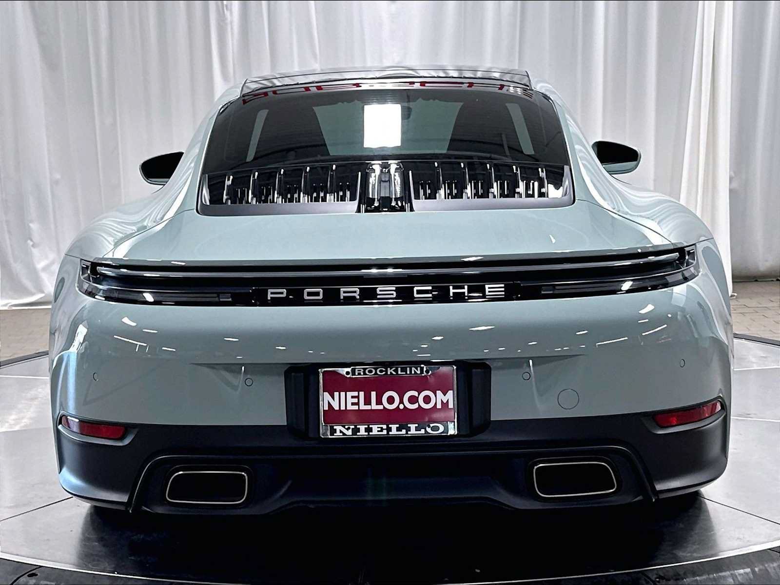 Used 2025 Porsche 911 Carrera RWD image 9
