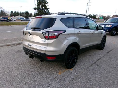 Used 2017 Ford Escape Titanium image 4