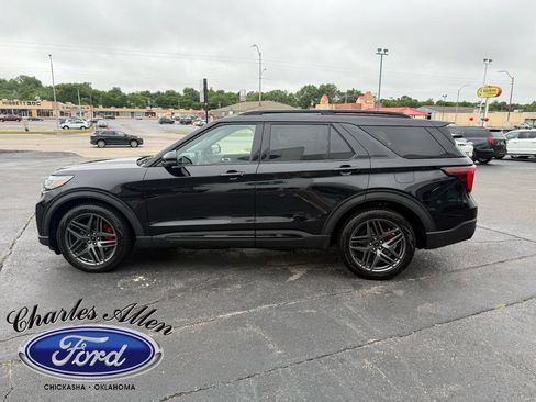 Used 2025 Ford Explorer ST w/ Sun And Sound Package AWD/4WD image 5