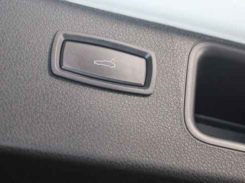 Used 2015 Porsche Macan S image 49