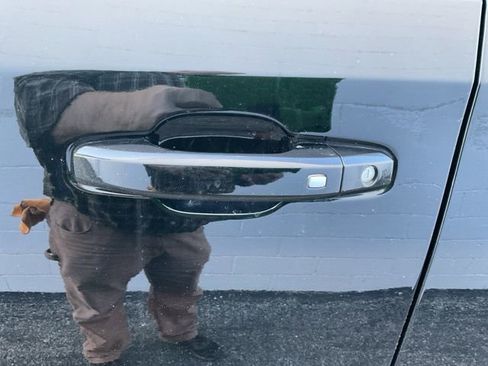 Used 2023 Chevrolet Silverado 1500 LT image 26