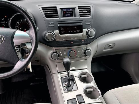 Used 2012 Toyota Highlander 4WD w/ Tech Pkg image 7