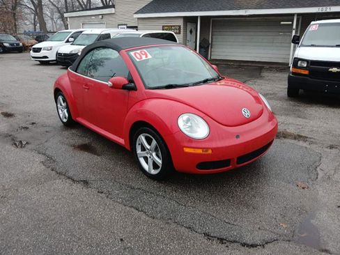 Used 2009 Volkswagen Beetle S image 9