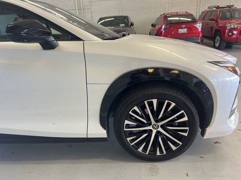 Used 2024 Lexus RZ 450e Premium w/ Technology Package AWD/4WD image 21