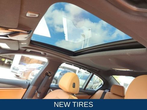 Used 2023 BMW 530i w/ Premium Package image 6