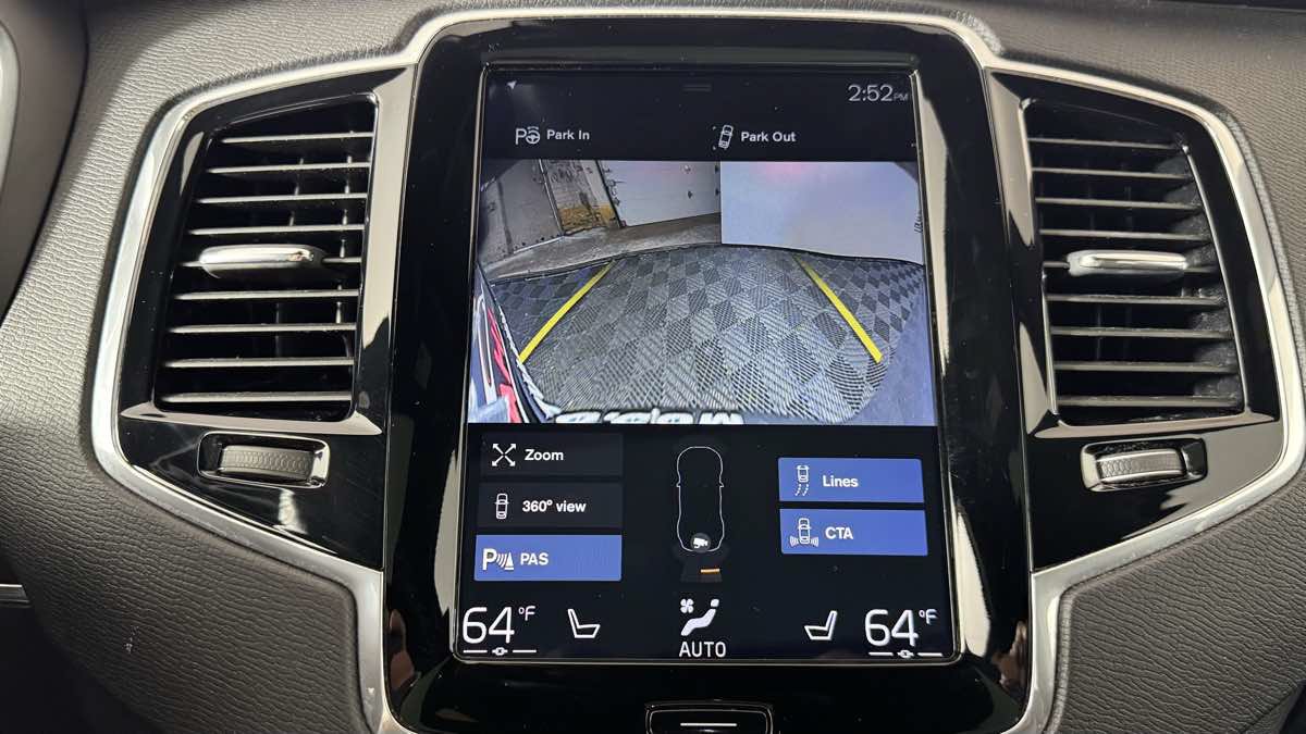 Used 2018 Volvo XC90 T6 Momentum w/ Convenience Package AWD/4WD image 29