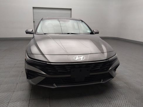 Used 2024 Hyundai Elantra Limited FWD image 14