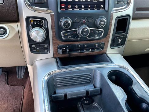 Used 2018 RAM 1500 Laramie w/ Convenience Group AWD/4WD image 33