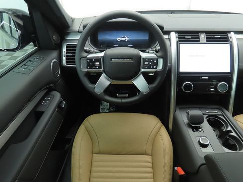 New 2026 Land Rover Discovery Limited Edition image 10