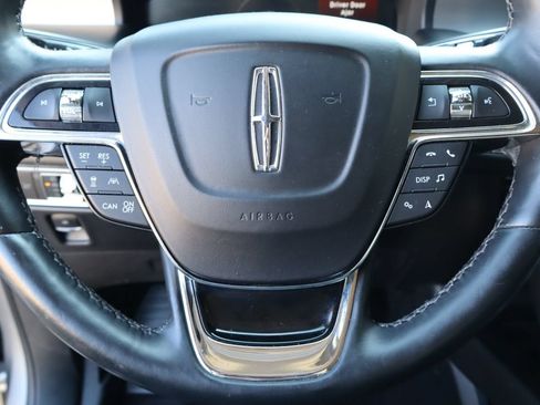Used 2023 Lincoln Nautilus Reserve FWD image 11