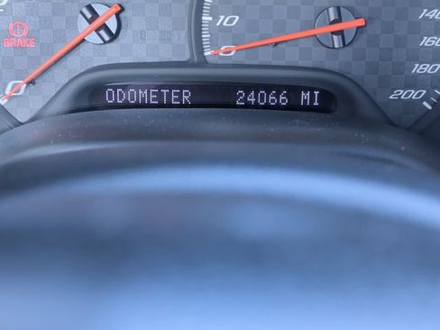 Used 2002 Chevrolet Corvette Z06 w/ Memory Pkg RWD image 16