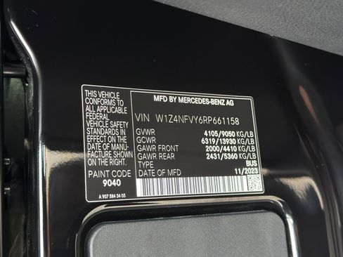 Used 2024 Mercedes-Benz Sprinter 2500 image 44