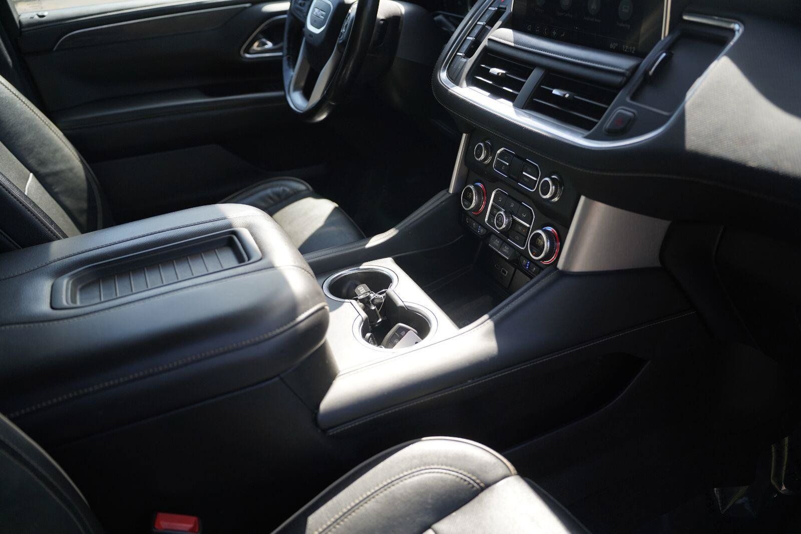 Used 2021 GMC Yukon XL SLT w/ SLT Luxury Plus Package AWD/4WD image 29