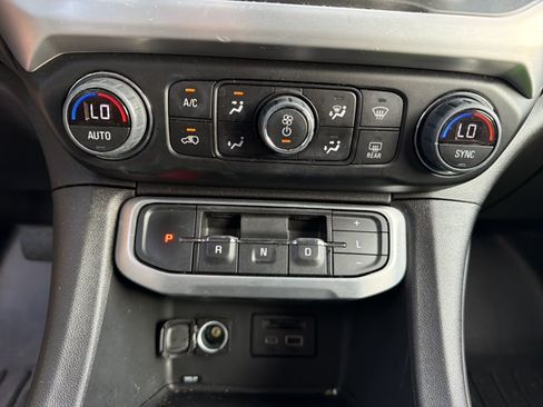 Used 2023 GMC Acadia SLT AWD/4WD image 22